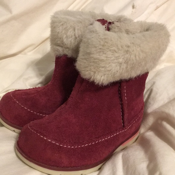 clarks boots kids red